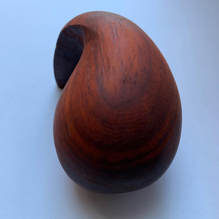 thumbnail of carving a400b8bf-91e4-4f90-9e4c-98c83192f6e6