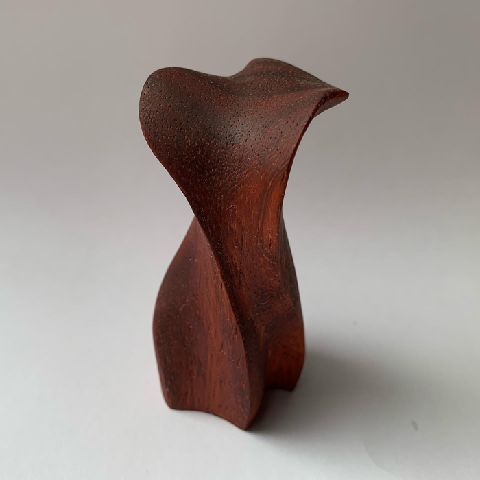 thumbnail of carving 0fb96761-fa53-4ce0-8b97-75aec88dcfab